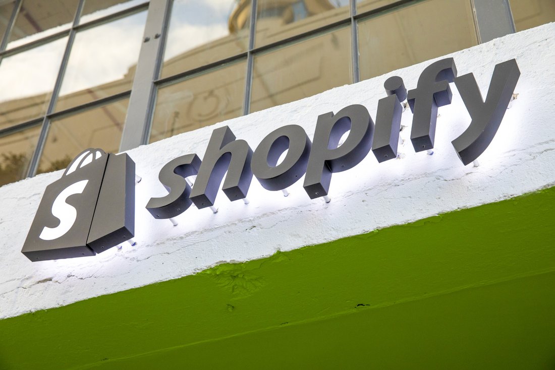 Shopify Logo am Hauptquartier